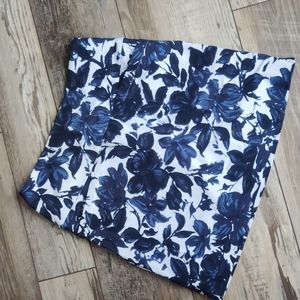 NEW without Tags S.C.&CO Skorts Size S Navy Floral
